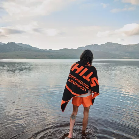 STIHL narancs-fekete strandtörölköző