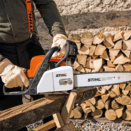 STIHL MS 170 benzinmotoros fűrész 30,1cm3, 1,6LE, 35cm
