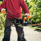STIHL HS 82 R benzinmotoros sövénynyíró 22,7cm3, 1,0LE, 60cm