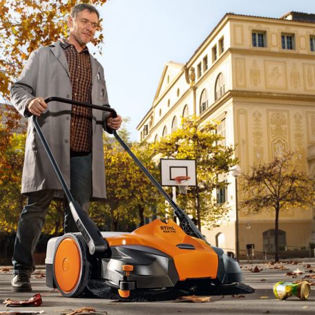 STIHL KGA 770 akkus seprogép AP rendszer 36V alapgép,770mm