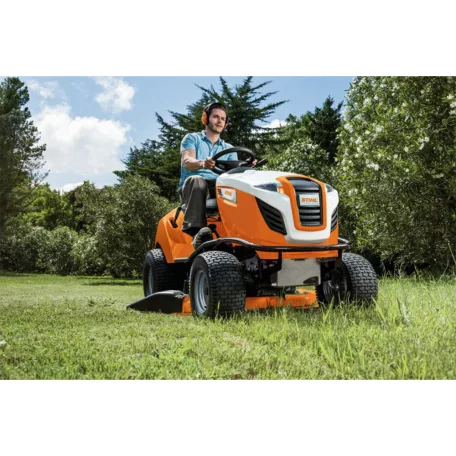 STIHL RT 4112.1 SZ benzinmotoros funyírótraktor 635cm3, 17,1LE