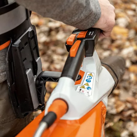STIHL BGA 200 akkus lombfúvó AP/AR rendszer 36V alapgép, 21N