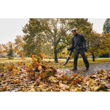 STIHL BGA 300 akkus lombfúvó AP/AR rendszer 36V alapgép