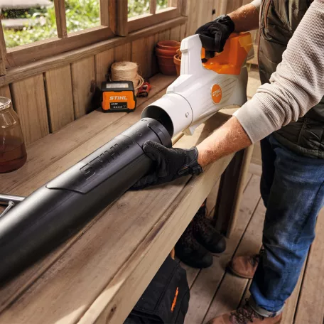 STIHL BGA 50.0 akkus lombfúvó AK rendszer 36V alapgép
