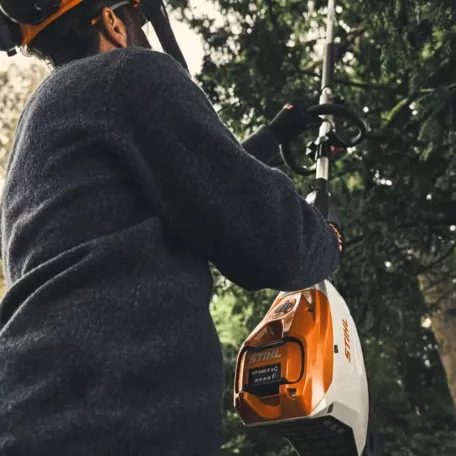 STIHL KMA 200.0 R akkus kombimotor AP rendszer 36V alapgép, 1,5kW