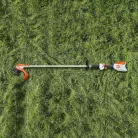 STIHL FSA 60 R akkus szegélynyíró AK rendszer 36V AK 20 akkumulátorral és AL 101 töltovel, 0,65kW