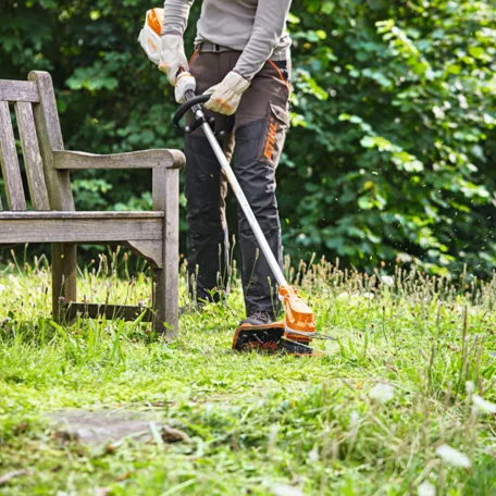 STIHL FSA 120.0 akkus fűkasza AP rendszer 36V alapgép, 1,0kW, AutoCut 27-2