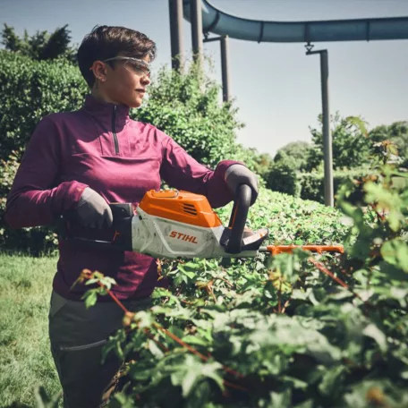 STIHL HSA 140.0 R akkumulátoros sövénynyíró, AP rendszer, 36V alapgép, 75 cm