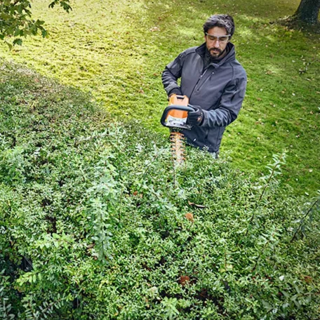 STIHL HSA 100 akkus sövénynyíró AP rendszer 36V alapgép, 60cm