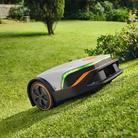 STIHL iMOW 5 robotfunyíró max. 1500m2, 28cm