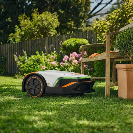 STIHL iMOW 5 robotfunyíró max. 1500m2, 28cm