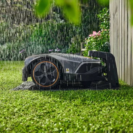 STIHL iMOW 6 EVO robotfunyíró max. 3000m2, 28cm