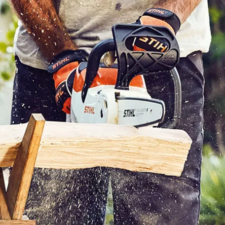STIHL MSA 60 C-B akkus láncfűrész AK rendszer 36V AK 20 akkumulátorral és AL 101 töltovel, 30cm