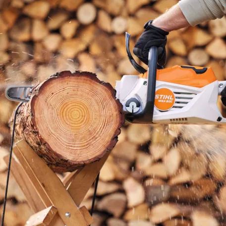 STIHL MSA 80.0 C-B akkus láncfűrész AK rendszer 36V AK 30 akkumulátorral és AL 101 töltővel, 35cm