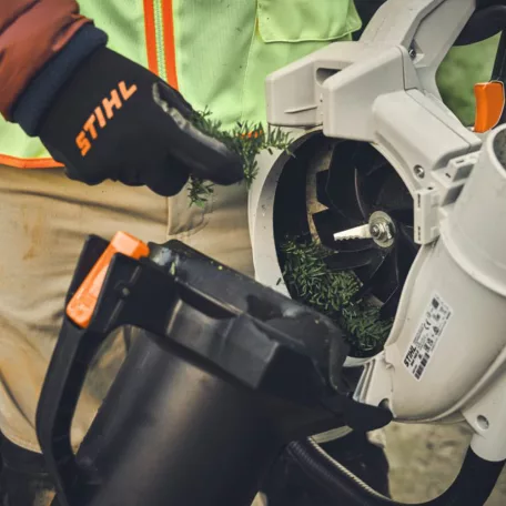STIHL SHA 140 PRO akkus lombszívó AP rendszer 36V alapgép, 910m3/h