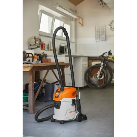 STIHL SE 33 száraz-nedves porszívó 1400W
