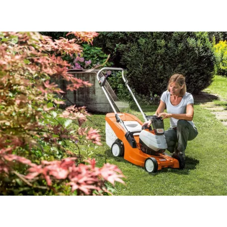 STIHL RMA 443 akkus fűnyíró AP rendszer 36V alapgép, 41cm